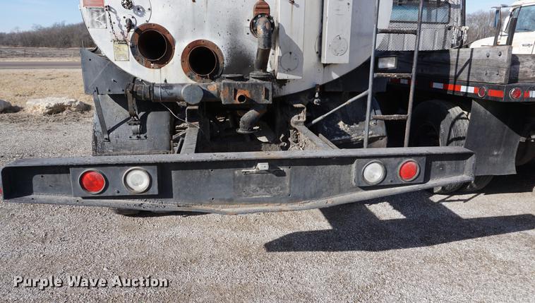 image for item DB0381 1981 Ford 8000 tank truck