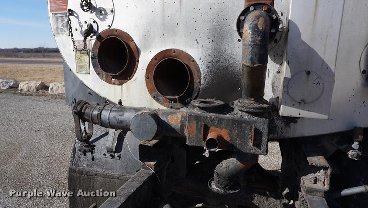 image for item DB0381 1981 Ford 8000 tank truck