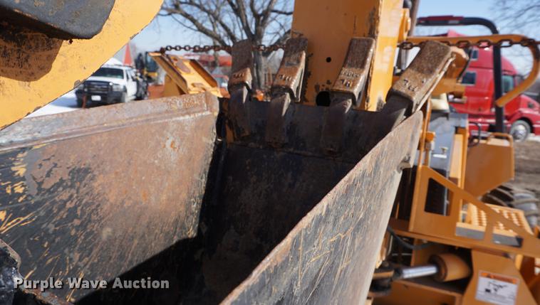 image for item DB0423 2006 Astec RT960 vibratory cable plow