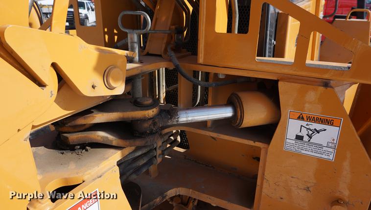 image for item DB0423 2006 Astec RT960 vibratory cable plow