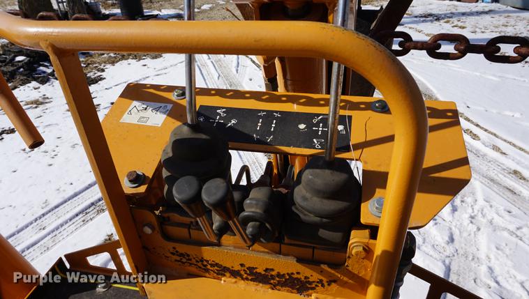 image for item DB0423 2006 Astec RT960 vibratory cable plow