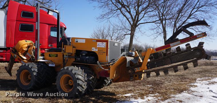 image for item DB0424 2002 Case Maxi Sneaker Series C vibratory cable plow