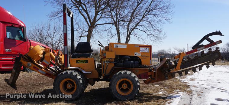 image for item DB0424 2002 Case Maxi Sneaker Series C vibratory cable plow