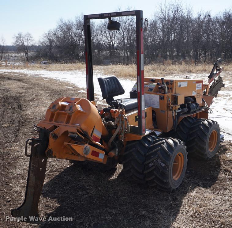 image for item DB0424 2002 Case Maxi Sneaker Series C vibratory cable plow