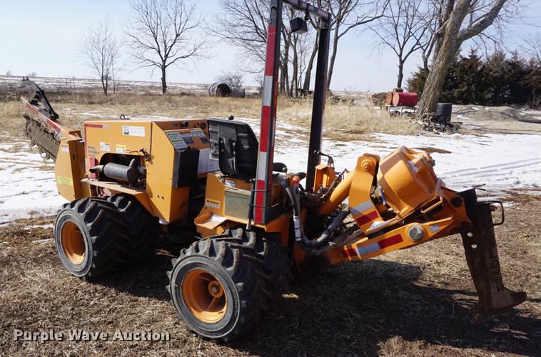 image for item DB0424 2002 Case Maxi Sneaker Series C vibratory cable plow