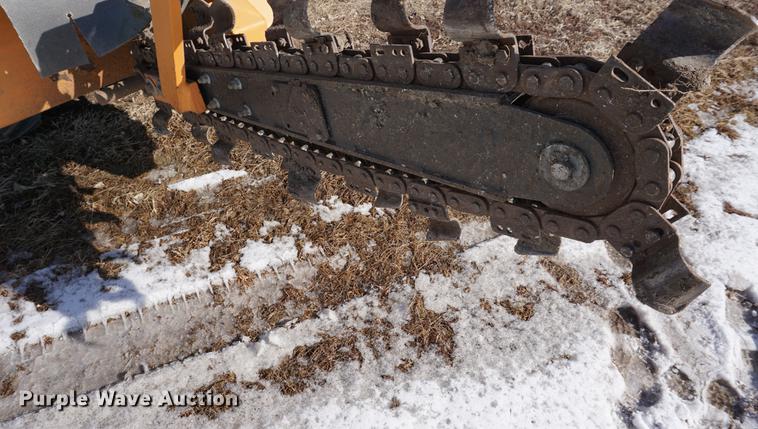 image for item DB0424 2002 Case Maxi Sneaker Series C vibratory cable plow