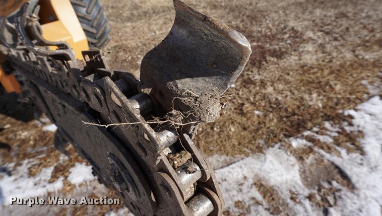 image for item DB0424 2002 Case Maxi Sneaker Series C vibratory cable plow