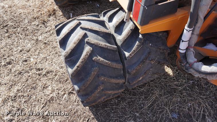 image for item DB0424 2002 Case Maxi Sneaker Series C vibratory cable plow