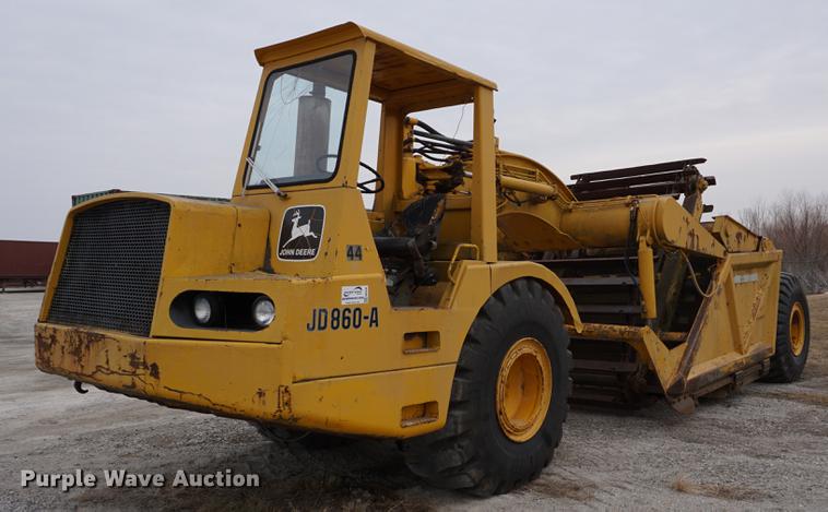 image for item DB0440 1973 John Deere JD860A elevating scraper