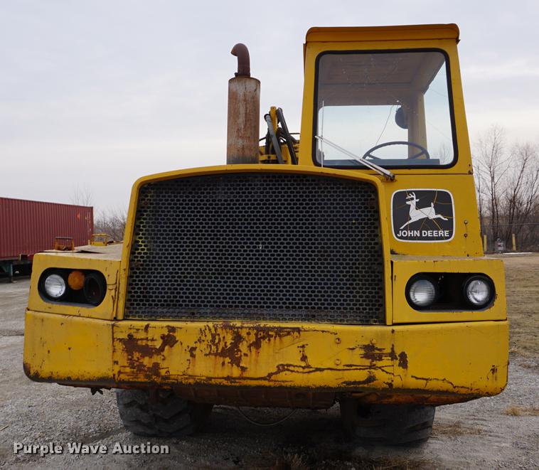 image for item DB0440 1973 John Deere JD860A elevating scraper