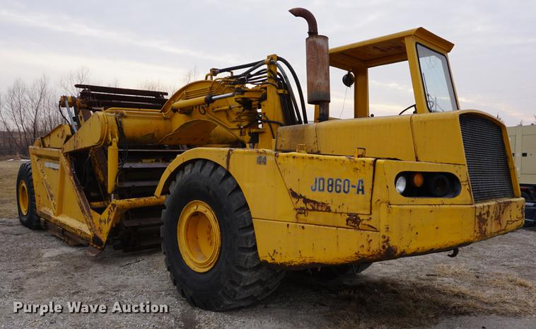 image for item DB0440 1973 John Deere JD860A elevating scraper