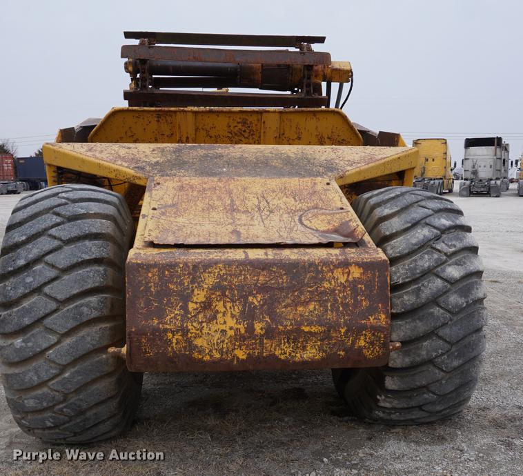 image for item DB0440 1973 John Deere JD860A elevating scraper