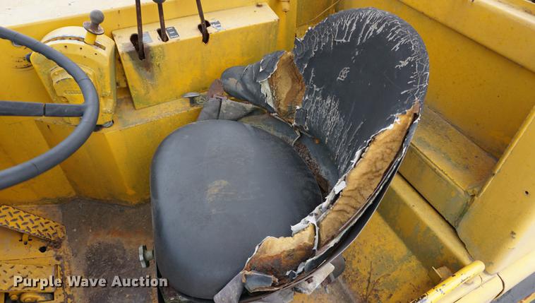 image for item DB0440 1973 John Deere JD860A elevating scraper