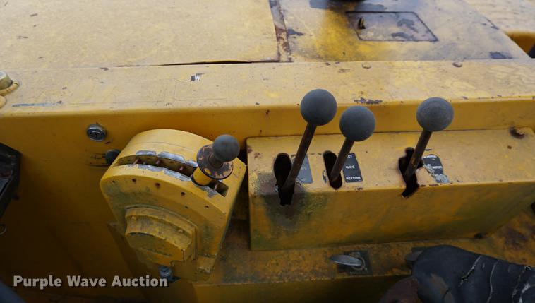 image for item DB0440 1973 John Deere JD860A elevating scraper