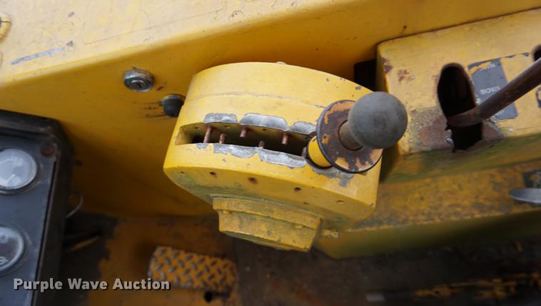 image for item DB0440 1973 John Deere JD860A elevating scraper