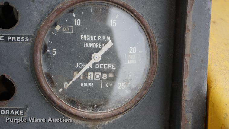 image for item DB0440 1973 John Deere JD860A elevating scraper