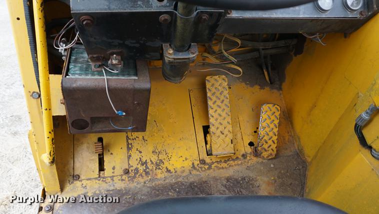 image for item DB0440 1973 John Deere JD860A elevating scraper