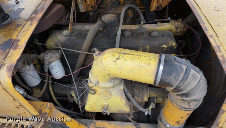 image for item DB0440 1973 John Deere JD860A elevating scraper