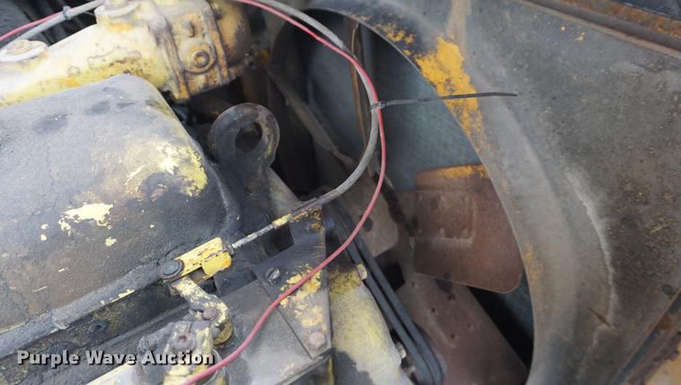 image for item DB0440 1973 John Deere JD860A elevating scraper