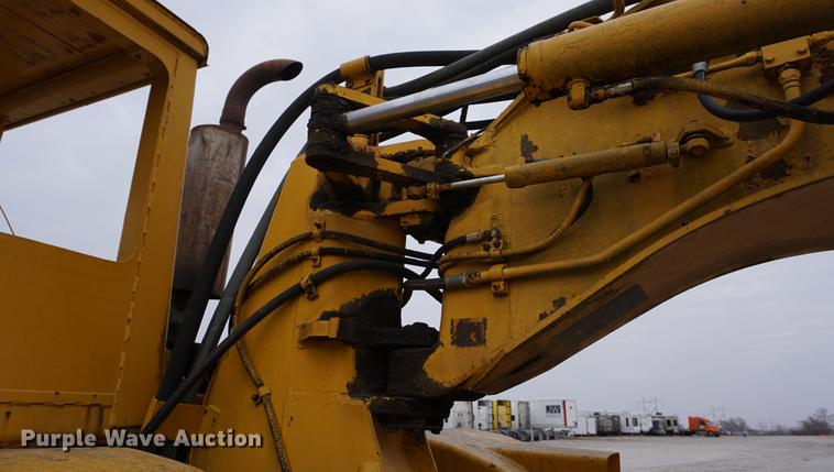 image for item DB0440 1973 John Deere JD860A elevating scraper