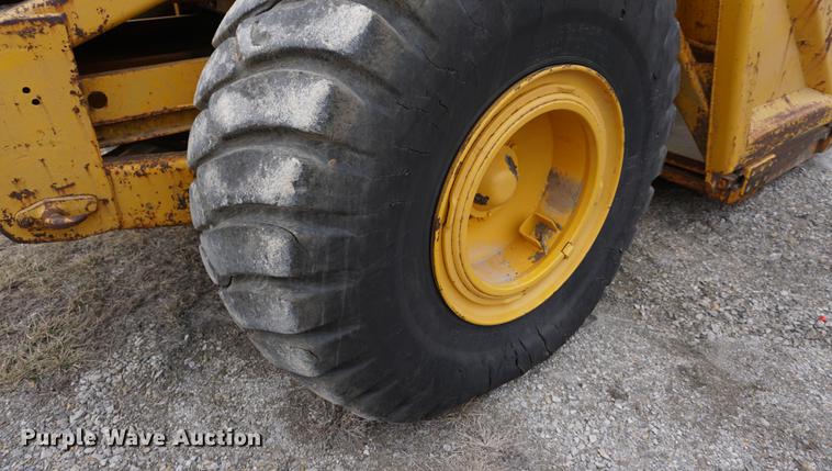 image for item DB0440 1973 John Deere JD860A elevating scraper