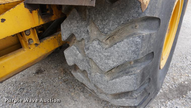 image for item DB0440 1973 John Deere JD860A elevating scraper