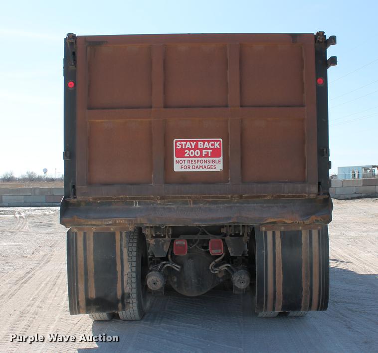 image for item DB5117 2006 Peterbilt 357 dump truck