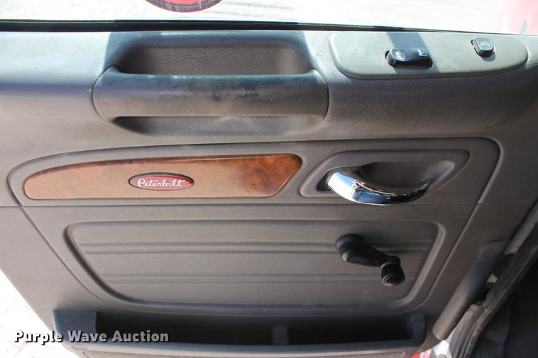 image for item DB5117 2006 Peterbilt 357 dump truck