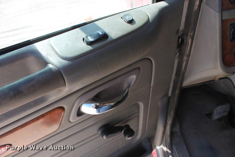 image for item DB5117 2006 Peterbilt 357 dump truck