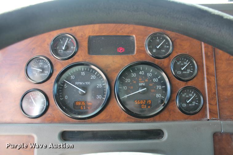 image for item DB5117 2006 Peterbilt 357 dump truck