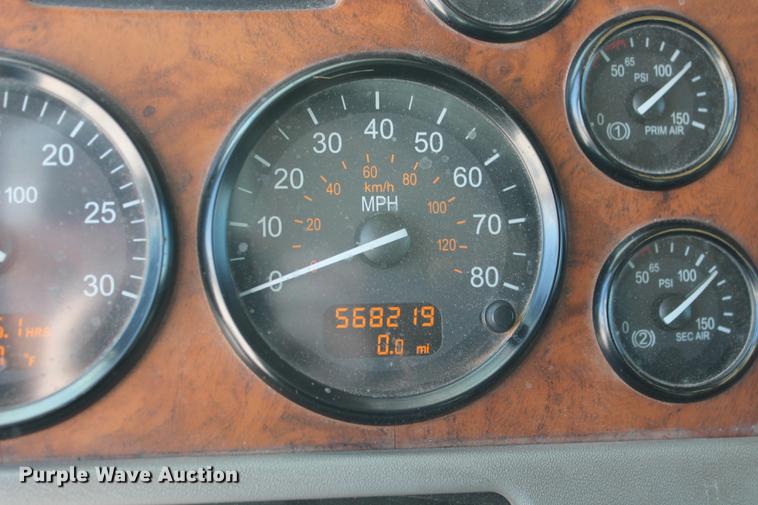 image for item DB5117 2006 Peterbilt 357 dump truck