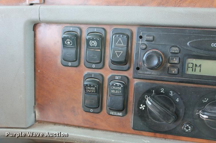 image for item DB5117 2006 Peterbilt 357 dump truck