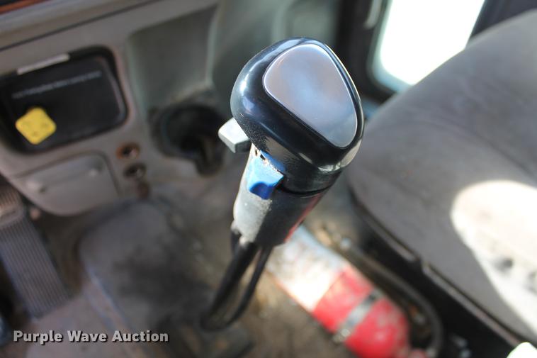 image for item DB5117 2006 Peterbilt 357 dump truck