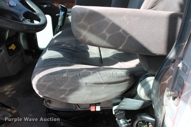 image for item DB5117 2006 Peterbilt 357 dump truck