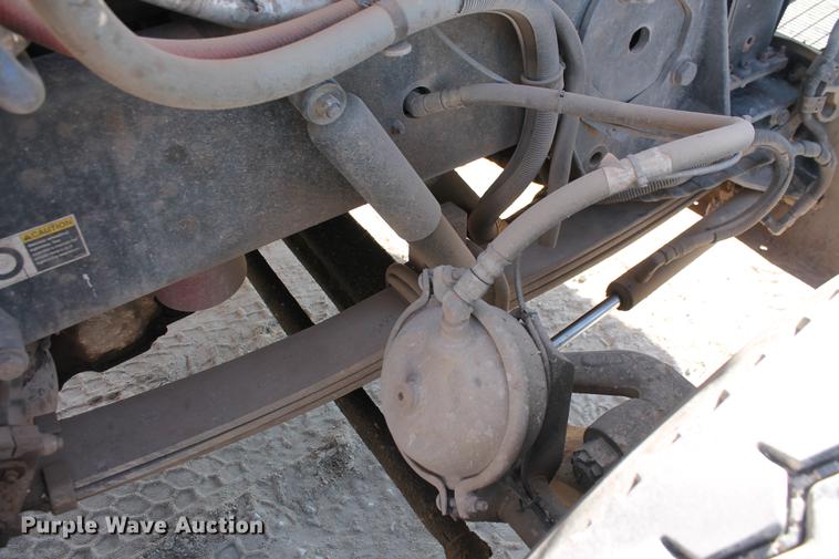 image for item DB5117 2006 Peterbilt 357 dump truck