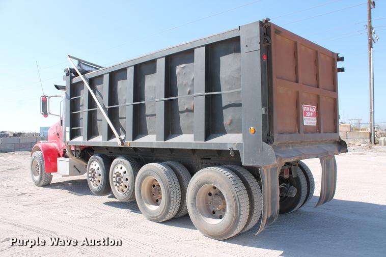 image for item DB5117 2006 Peterbilt 357 dump truck