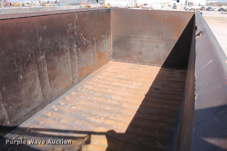 image for item DB5117 2006 Peterbilt 357 dump truck