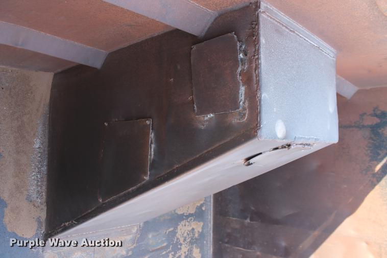 image for item DB5117 2006 Peterbilt 357 dump truck