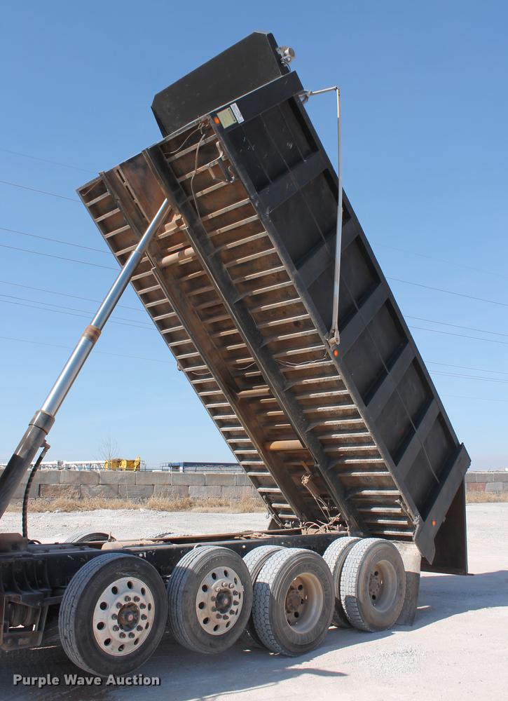 image for item DB5117 2006 Peterbilt 357 dump truck