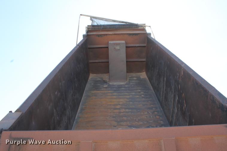 image for item DB5117 2006 Peterbilt 357 dump truck