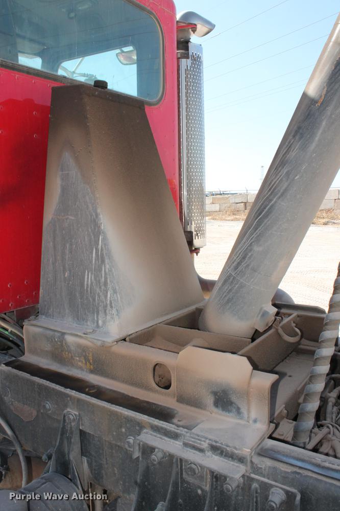 image for item DB5117 2006 Peterbilt 357 dump truck