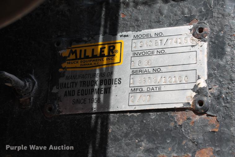 image for item DB5117 2006 Peterbilt 357 dump truck