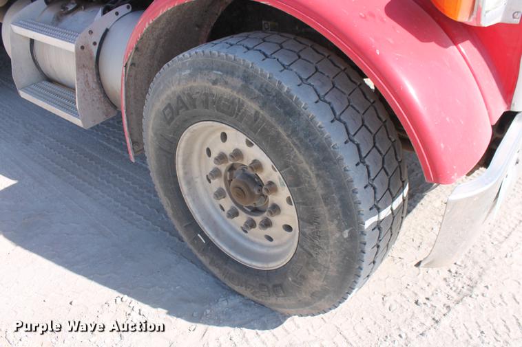 image for item DB5117 2006 Peterbilt 357 dump truck