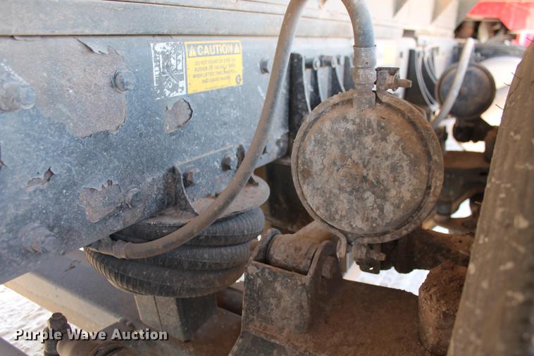 image for item DB5117 2006 Peterbilt 357 dump truck