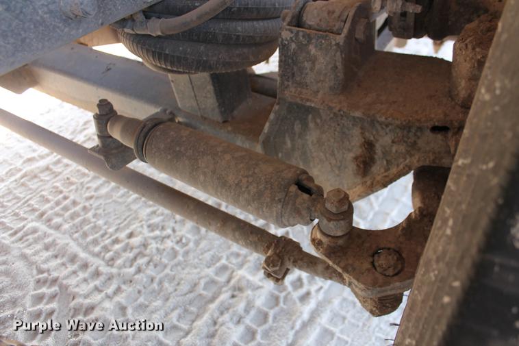 image for item DB5117 2006 Peterbilt 357 dump truck