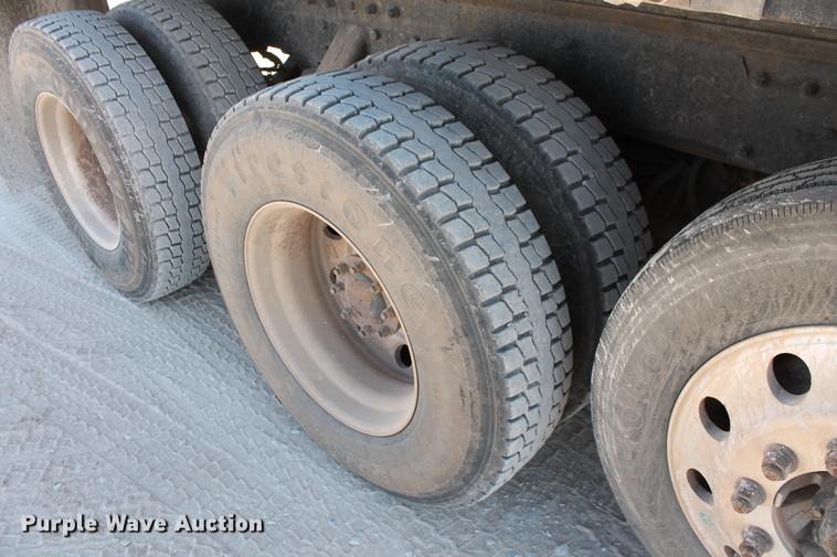 image for item DB5117 2006 Peterbilt 357 dump truck