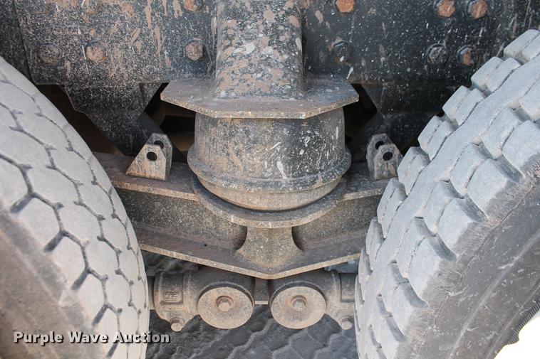 image for item DB5117 2006 Peterbilt 357 dump truck