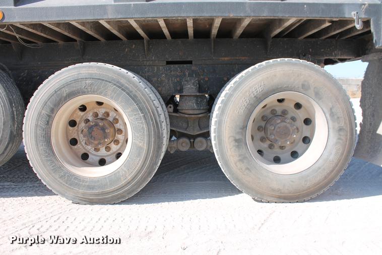 image for item DB5117 2006 Peterbilt 357 dump truck