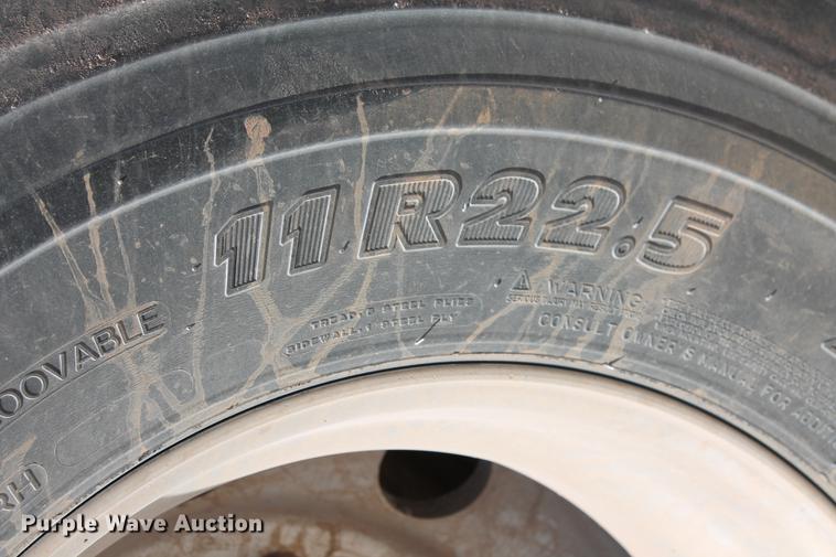 image for item DB5117 2006 Peterbilt 357 dump truck