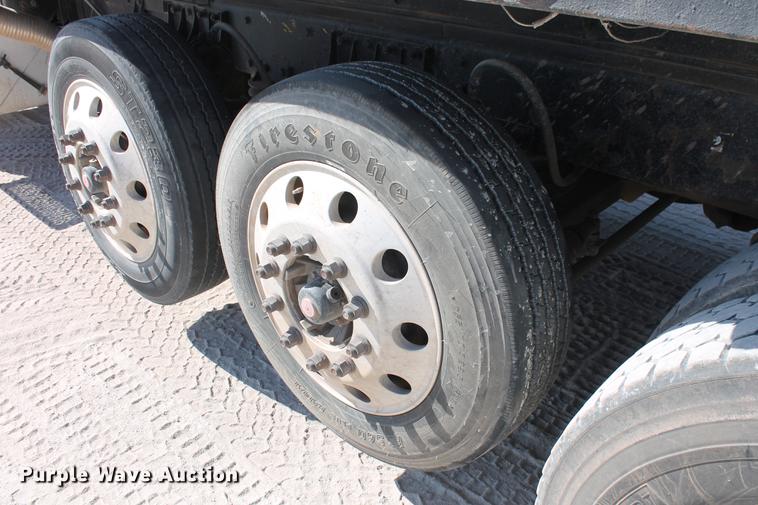 image for item DB5117 2006 Peterbilt 357 dump truck